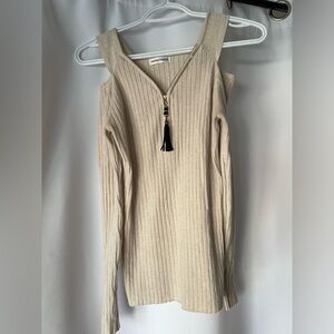 Impressions Off-Shoulder Cream Sweater with jewelled Tassel size small NWOT